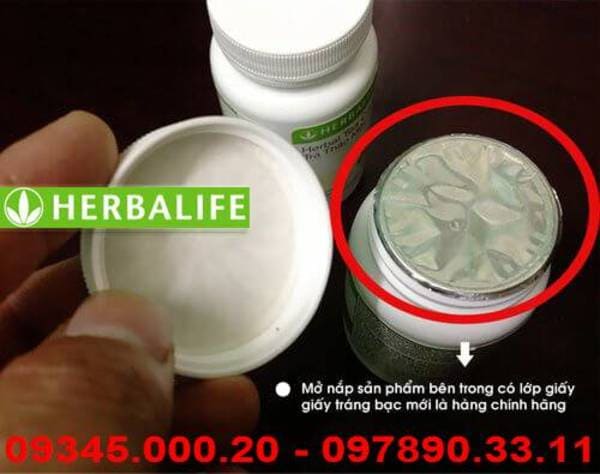 Lớp giấy bạc được dán kín bên trong trà giảm béo Herbalife giúp bảo quản sản phẩm